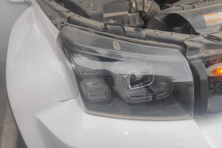 Used BAIC Off-Road BJ40 2020 2.0T Automatic Four-Wheel Drive Urban Hunter Edition Prestige Version Right Front Headlight