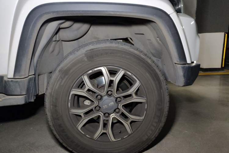 Used BAIC Off-Road BJ40 2020 2.0T Automatic Four-Wheel Drive Urban Hunter Edition Chivalrous Type Right Front Wheel Hub