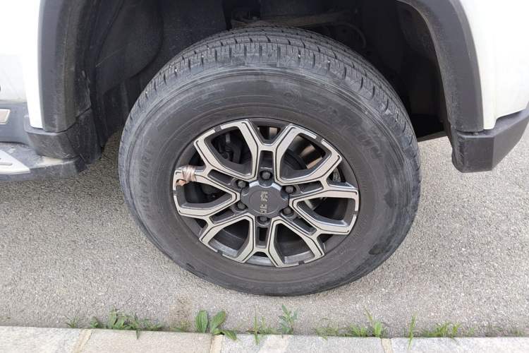 Used BAIC Off-Road BJ40 2020 2.0T Automatic Four-Wheel Drive Urban Hunter Edition Chivalrous Type Right Front Wheel Hub