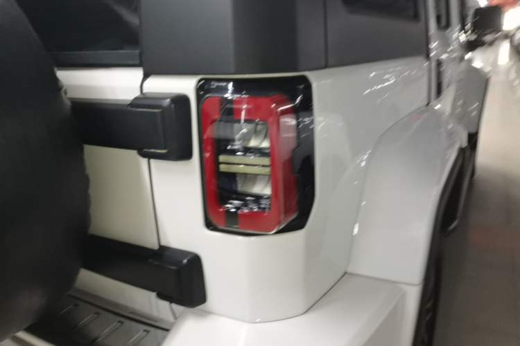 Used BAIC Off-Road BJ40 2020 2.0T Automatic Four-Wheel Drive Urban Hunter Edition Chivalrous Type Right Rear Taillight