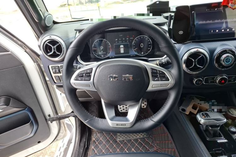 Used BAIC Off-Road BJ40 2020 2.0T Automatic Four-Wheel Drive Urban Hunter Edition Chivalrous Type Steering Wheel