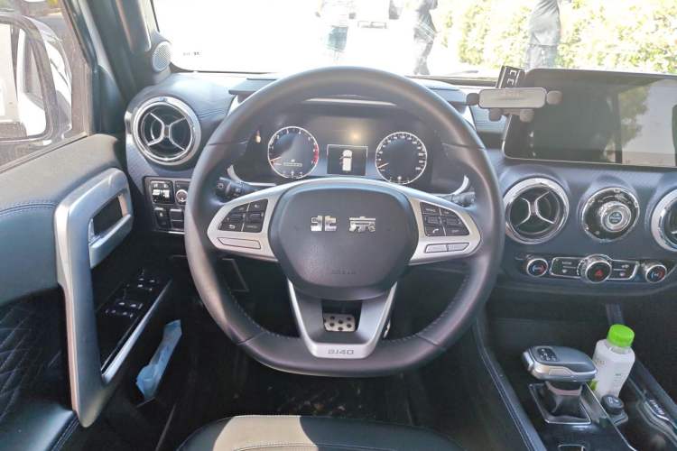 Used BAIC Off-Road BJ40 2020 2.0T Automatic Four-Wheel Drive Urban Hunter Edition Chivalrous Type Steering Wheel