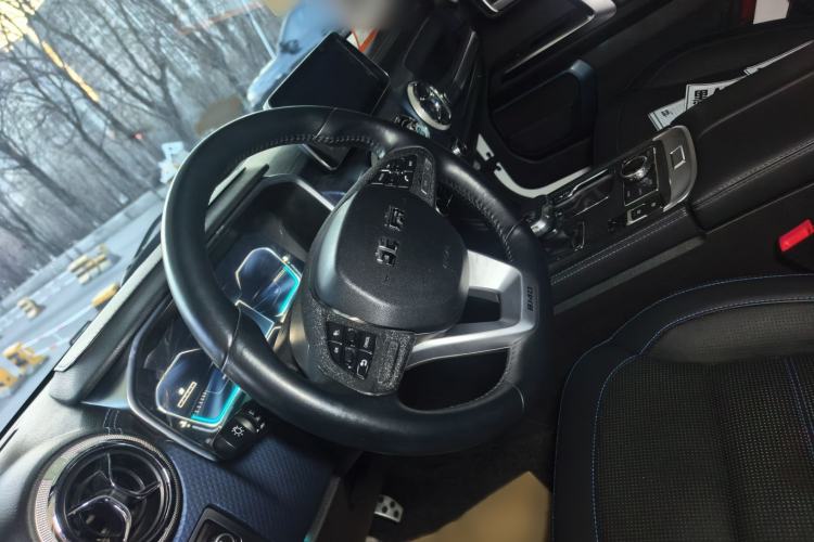 Used BAIC Off-Road BJ40 2020 2.0T Automatic Four-Wheel Drive Urban Hunter Edition Chivalrous Type Steering Wheel