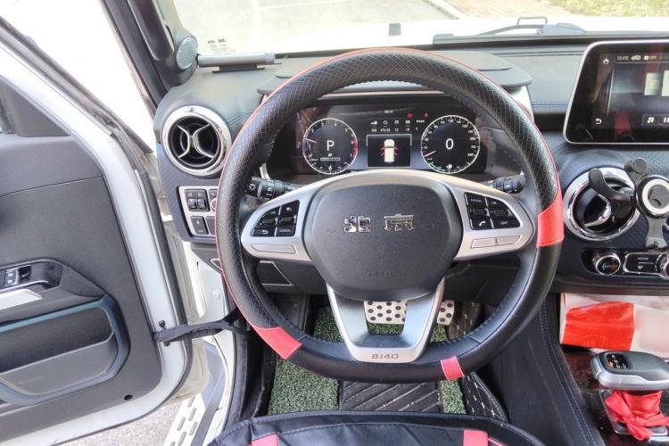 Used BAIC Off-Road BJ40 2020 2.0T Automatic Four-Wheel Drive Urban Hunter Edition Chivalrous Type Steering Wheel