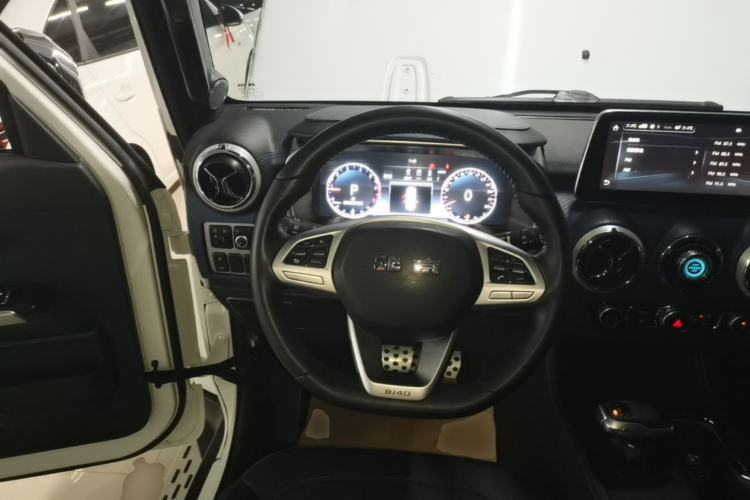 Used BAIC Off-Road BJ40 2020 2.0T Automatic Four-Wheel Drive Urban Hunter Edition Chivalrous Type Steering Wheel