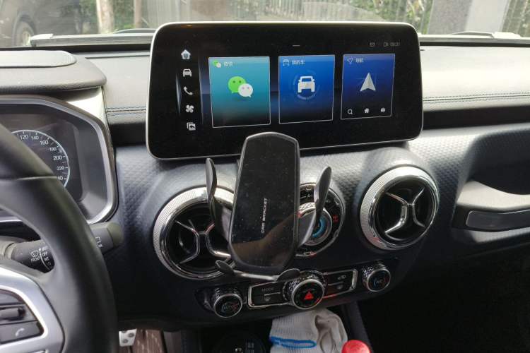 Used BAIC Off-Road BJ40 2021 2.0D Automatic Four-Wheel Drive Blade Hero Edition Adventurer Type Audio And AC Panel