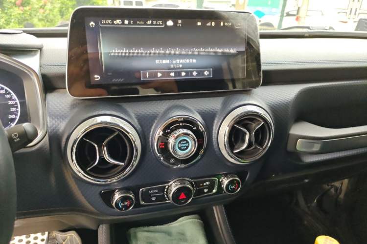 Used BAIC Off-Road BJ40 2021 2.0D Automatic Four-Wheel Drive Blade Hero Edition Adventurer Model (with Front and Rear Electronic Locks) Audio And AC Panel