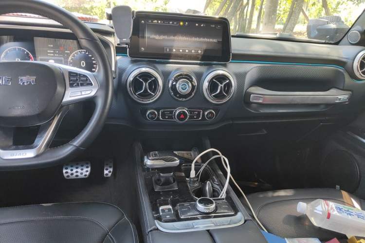 Used BAIC Off-Road BJ40 2021 2.0D Automatic Four-Wheel Drive Blade Hero Edition Adventurer Model (with Front and Rear Electronic Locks) Audio And AC Panel