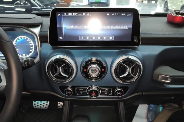 Used BAIC Off-Road BJ40 2021 2.3T Automatic Four-Wheel Drive Blade Hero Edition Supreme Version Audio And AC Panel