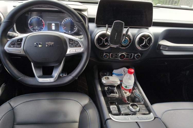 Used BAIC Off-Road BJ40 2021 2.0D Automatic Four-Wheel Drive Blade Hero Edition Adventurer Type Center Console