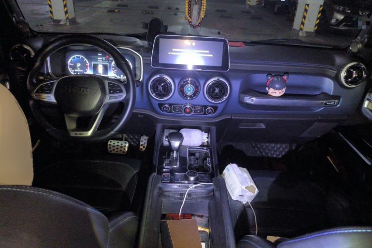 Used BAIC Off-Road BJ40 2021 2.3T Automatic Four-Wheel Drive Blade Hero Edition Supreme Version Center Console