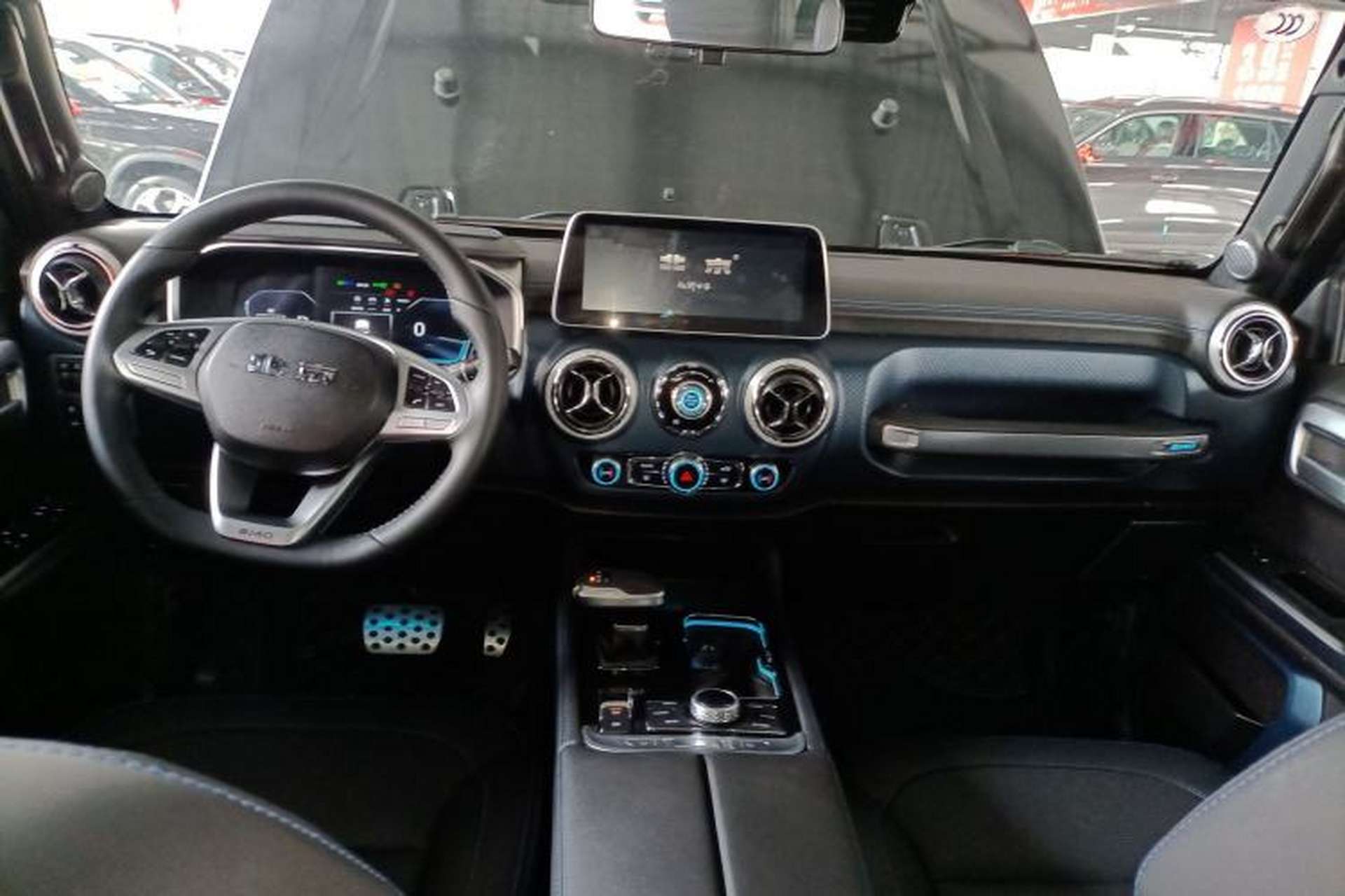 Used BAIC Off-Road BJ40 2021 2.0D Automatic Four-Wheel Drive Blade Hero Edition Adventurer Type Center Console