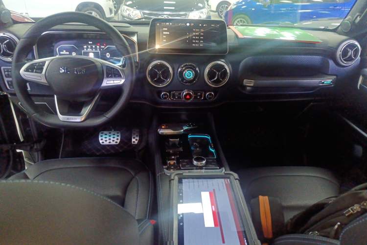 Used BAIC Off-Road BJ40 2021 2.0D Automatic Four-Wheel Drive Blade Hero Edition Adventurer Type Center Console