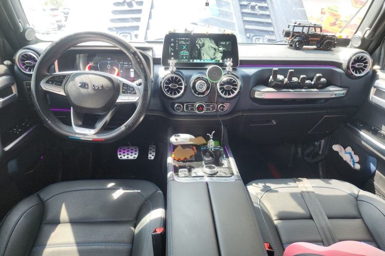 Used BAIC Off-Road BJ40 2021 2.0D Automatic Four-Wheel Drive Blade Hero Edition Adventurer Type Center Console