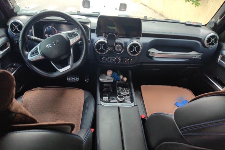 Used BAIC Off-Road BJ40 2021 2.0D Automatic Four-Wheel Drive Blade Hero Edition Adventurer Type Center Console