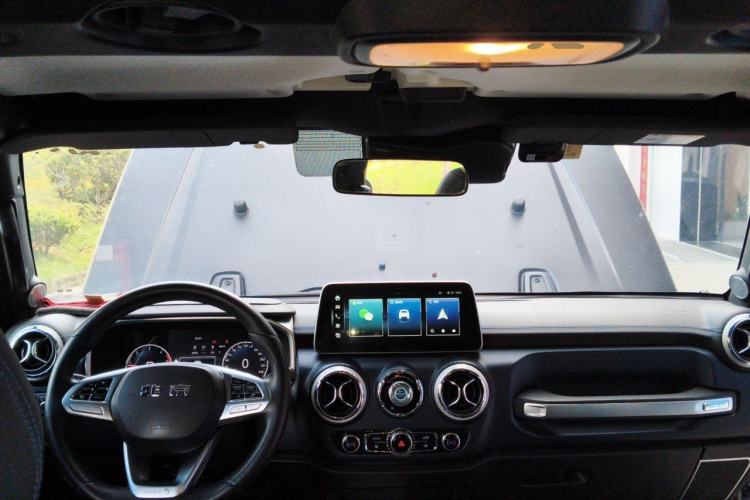 Used BAIC Off-Road BJ40 2021 2.0D Automatic Four-Wheel Drive Blade Hero Edition Adventurer Type Center Console