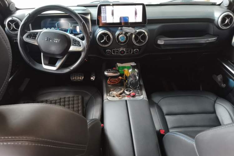 Used BAIC Off-Road BJ40 2021 2.0D Automatic Four-Wheel Drive Blade Hero Edition Adventurer Type Center Console