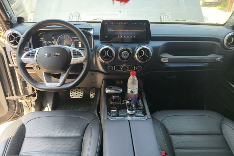 Used BAIC Off-Road BJ40 2021 2.0D Automatic Four-Wheel Drive Blade Hero Edition Adventurer Type Center Console