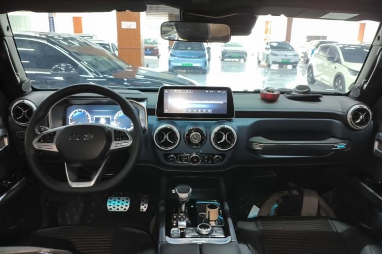 Used BAIC Off-Road BJ40 2021 2.3T Automatic Four-Wheel Drive Blade Hero Edition Supreme Version Center Console