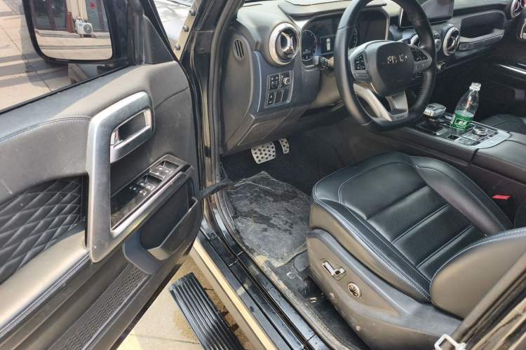 Used BAIC Off-Road BJ40 2021 2.0D Automatic Four-Wheel Drive Blade Hero Edition Adventurer Type Driver Seat