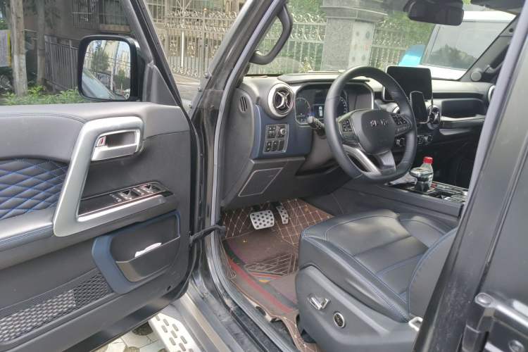 Used BAIC Off-Road BJ40 2021 2.0D Automatic Four-Wheel Drive Blade Hero Edition Adventurer Type Driver Seat