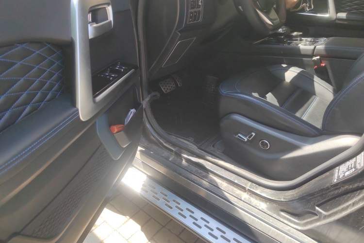 Used BAIC Off-Road BJ40 2021 2.0D Automatic Four-Wheel Drive Blade Hero Edition Adventurer Type Driver Seat