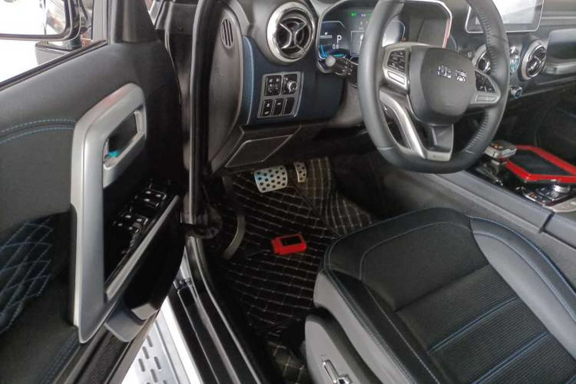 Used BAIC Off-Road BJ40 2021 2.0D Automatic Four-Wheel Drive Blade Hero Edition Adventurer Type Driver Seat