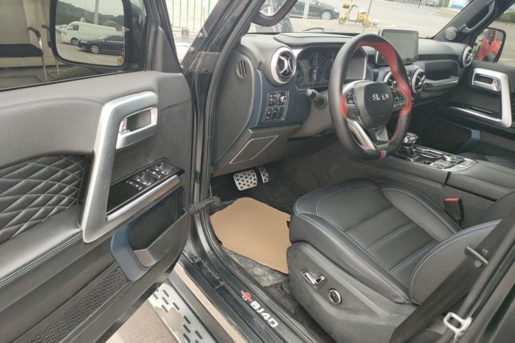 Used BAIC Off-Road BJ40 2021 2.0D Automatic Four-Wheel Drive Blade Hero Edition Adventurer Type Driver Seat