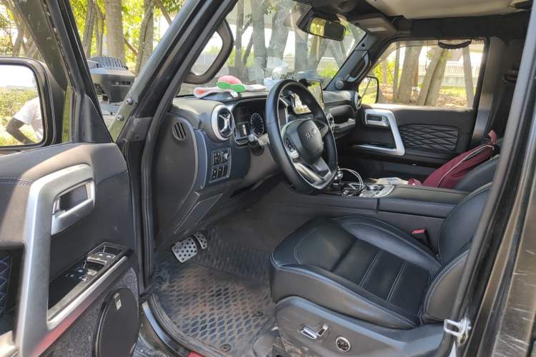 Used BAIC Off-Road BJ40 2021 2.0D Automatic Four-Wheel Drive Blade Hero Edition Adventurer Model (with Front and Rear Electronic Locks) Driver Seat