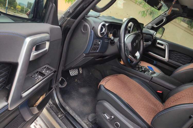 Used BAIC Off-Road BJ40 2021 2.0D Automatic Four-Wheel Drive Blade Hero Edition Adventurer Type Driver Seat