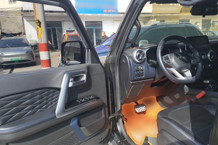Used BAIC Off-Road BJ40 2021 2.0D Automatic Four-Wheel Drive Blade Hero Edition Adventurer Model (with Front and Rear Electronic Locks) Driver Seat