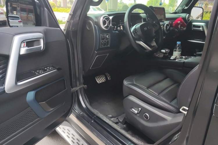Used BAIC Off-Road BJ40 2021 2.0D Automatic Four-Wheel Drive Blade Hero Edition Adventurer Type Driver Seat