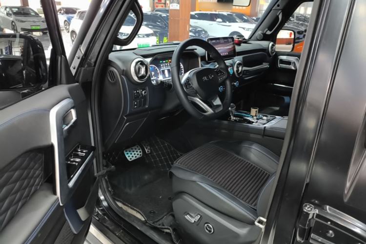 Used BAIC Off-Road BJ40 2021 2.3T Automatic Four-Wheel Drive Blade Hero Edition Supreme Version Driver Seat