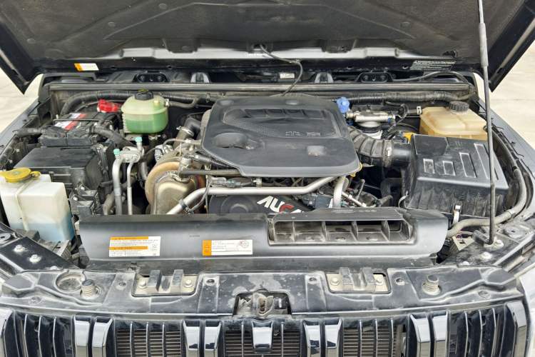Used BAIC Off-Road BJ40 2021 2.0D Automatic Four-Wheel Drive Blade Hero Edition Adventurer Type Engine Bay