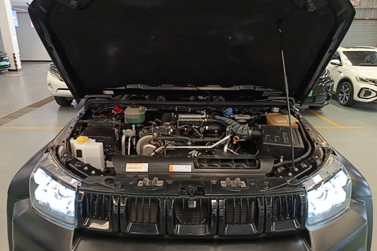 Used BAIC Off-Road BJ40 2021 2.0D Automatic Four-Wheel Drive Blade Hero Edition Adventurer Model (with Front and Rear Electronic Locks) Engine Bay