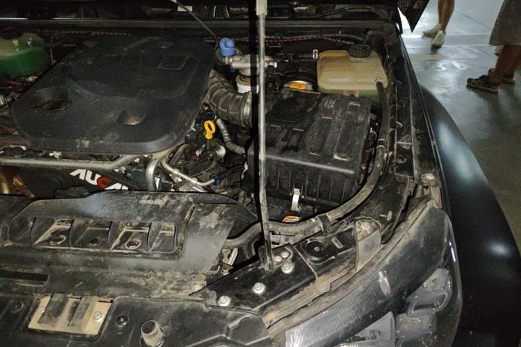 Used BAIC Off-Road BJ40 2021 2.0D Automatic Four-Wheel Drive Blade Hero Edition Adventurer Type Engine Bay Left
