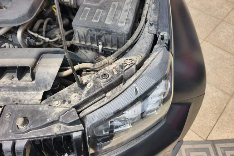 Used BAIC Off-Road BJ40 2021 2.0D Automatic Four-Wheel Drive Blade Hero Edition Adventurer Type Engine Bay Left