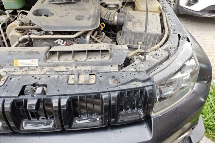 Used BAIC Off-Road BJ40 2021 2.0D Automatic Four-Wheel Drive Blade Hero Edition Adventurer Model (with Front and Rear Electronic Locks) Engine Bay Left