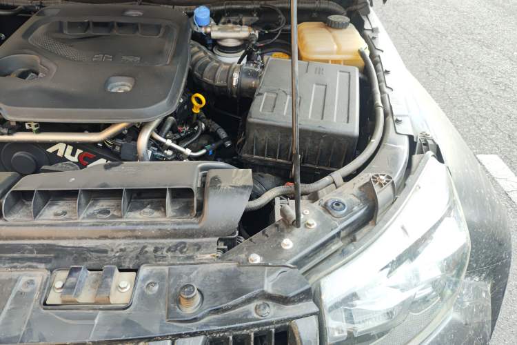 Used BAIC Off-Road BJ40 2021 2.0D Automatic Four-Wheel Drive Blade Hero Edition Adventurer Type Engine Bay Left