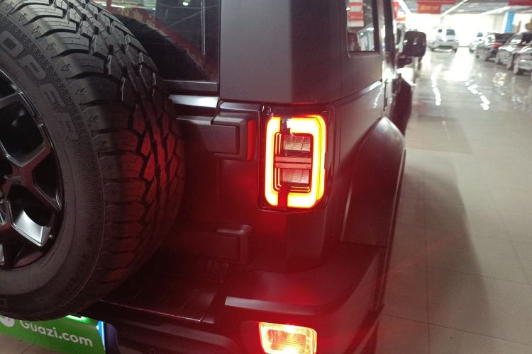 Used BAIC Off-Road BJ40 2021 2.0D Automatic Four-Wheel Drive Blade Hero Edition Pioneer Model Exterior 3