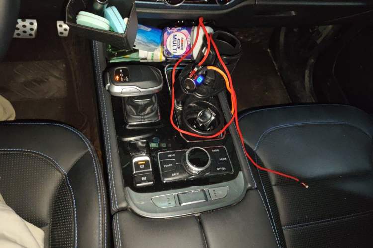 Used BAIC Off-Road BJ40 2021 2.0D Automatic Four-Wheel Drive Blade Hero Edition Adventurer Type Gear Lever