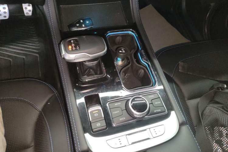 Used BAIC Off-Road BJ40 2021 2.0D Automatic Four-Wheel Drive Blade Hero Edition Adventurer Type Gear Lever