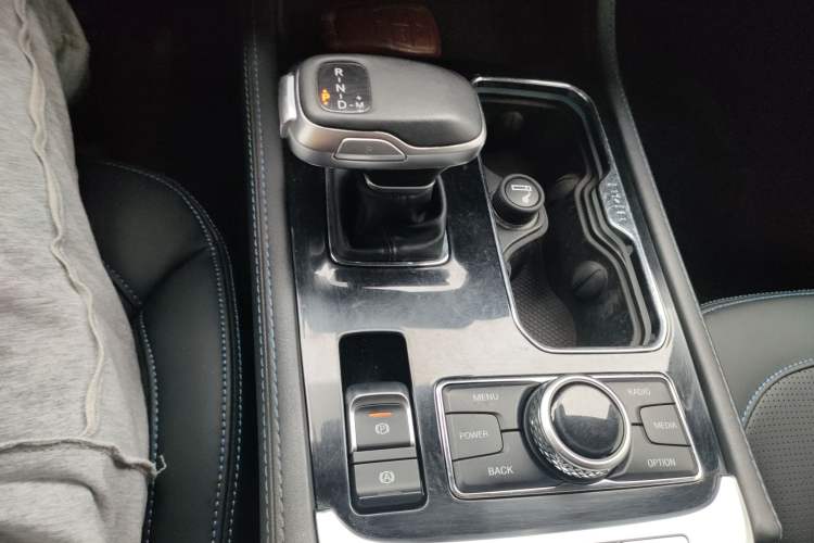 Used BAIC Off-Road BJ40 2021 2.0D Automatic Four-Wheel Drive Blade Hero Edition Adventurer Type Gear Lever