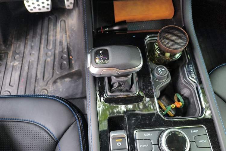 Used BAIC Off-Road BJ40 2021 2.0D Automatic Four-Wheel Drive Blade Hero Edition Adventurer Type Gear Lever