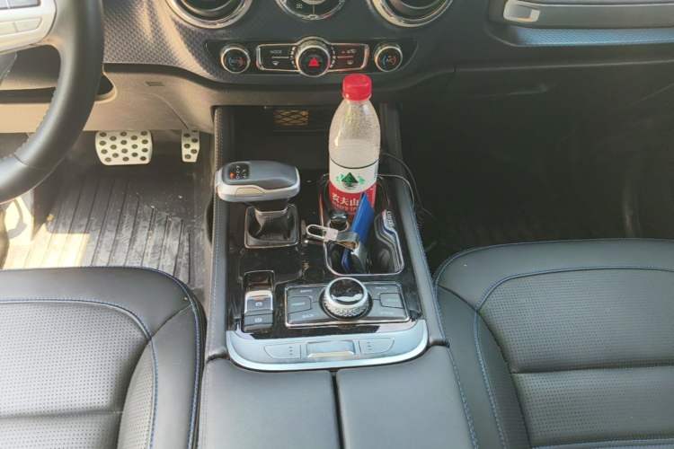 Used BAIC Off-Road BJ40 2021 2.0D Automatic Four-Wheel Drive Blade Hero Edition Adventurer Type Gear Lever