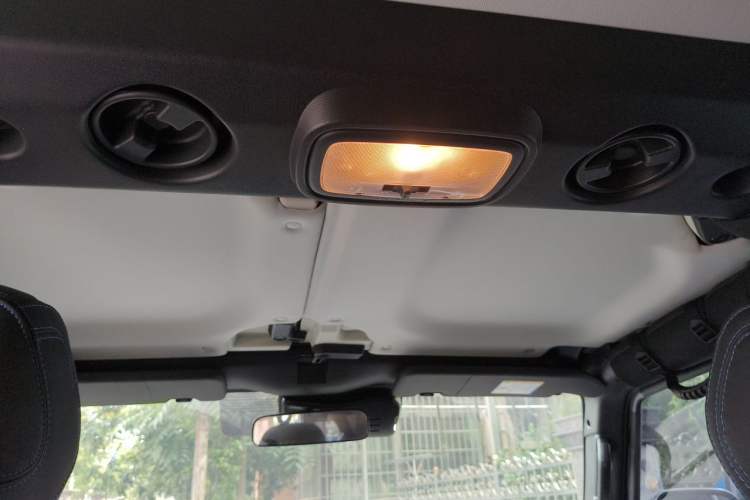 Used BAIC Off-Road BJ40 2021 2.0D Automatic Four-Wheel Drive Blade Hero Edition Adventurer Type Headliner