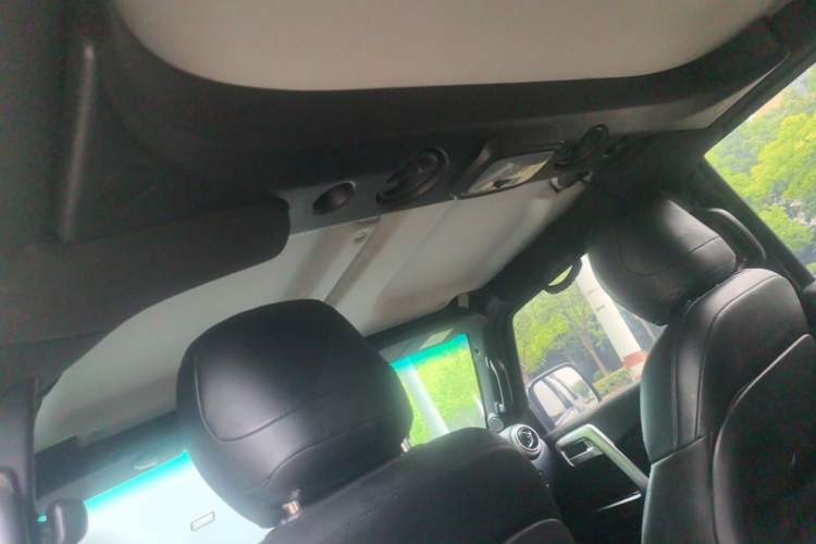 Used BAIC Off-Road BJ40 2021 2.0D Automatic Four-Wheel Drive Blade Hero Edition Pioneer Model Headliner