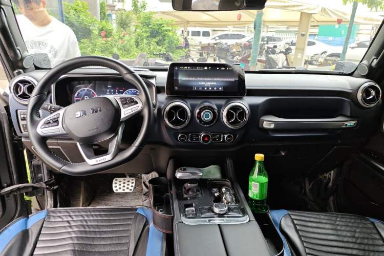 Used BAIC Off-Road BJ40 2021 2.0D Automatic Four-Wheel Drive Blade Hero Edition Adventurer Model (with Front and Rear Electronic Locks) Headliner