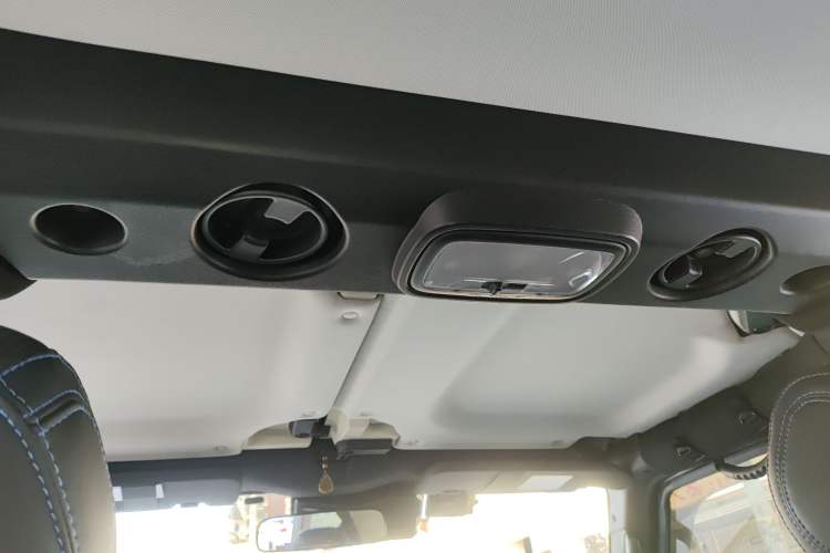 Used BAIC Off-Road BJ40 2021 2.0D Automatic Four-Wheel Drive Blade Hero Edition Adventurer Type Headliner