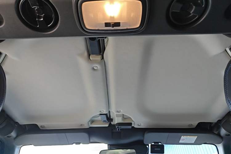 Used BAIC Off-Road BJ40 2021 2.0D Automatic Four-Wheel Drive Blade Hero Edition Adventurer Type Headliner